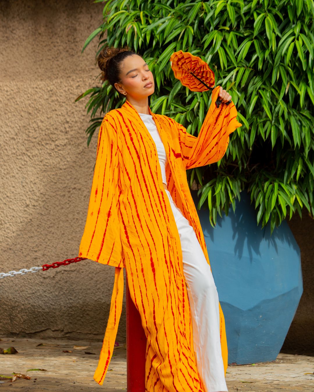 Eventail en cuir et tissu - Jaune