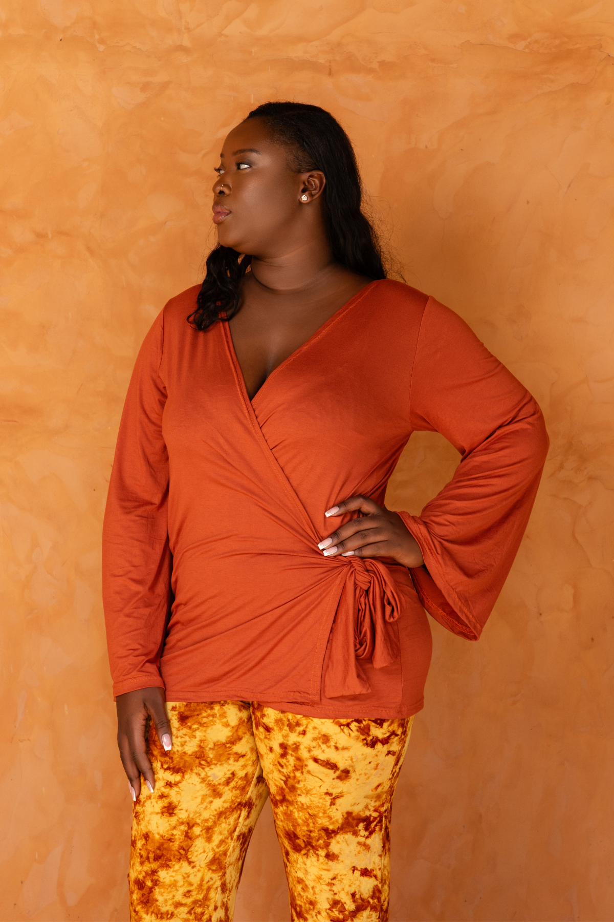 KORA SET ORANGE | Ensemble 2 pièces : Haut cache-cœur + pantalon
